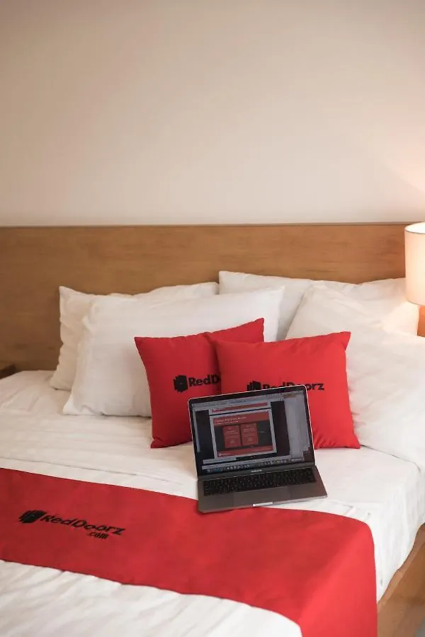 Reddoorz Minh Thu Hotel Near Quang Trung 호치민 2*,  베트남